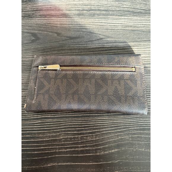 Michael Kors Jet Set Brown Monogram Checkbook Wallet - Picture 2 of 11